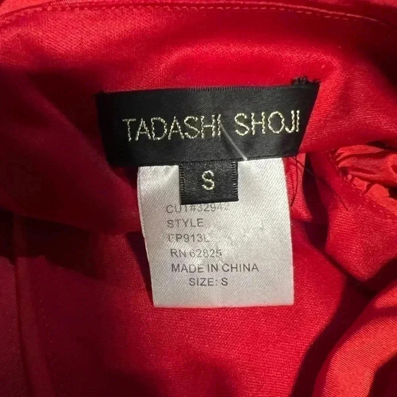 TADASHI SHOJI red rushed maxi dress with shoulder embellishment size S - Picture 5 of 5